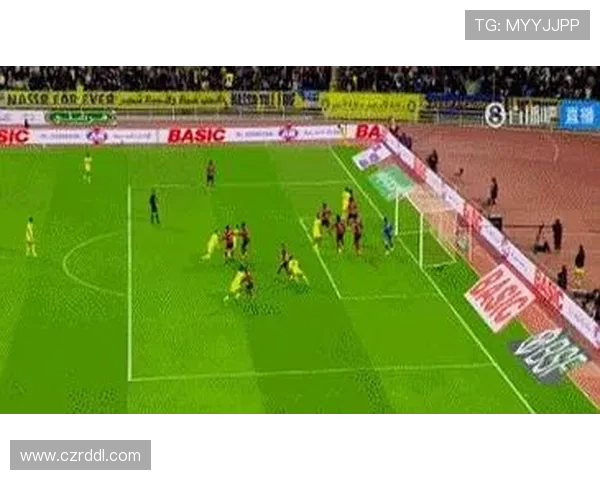 [国际足球]特里皮尔斜传禁区 菲利克斯抽射破门.